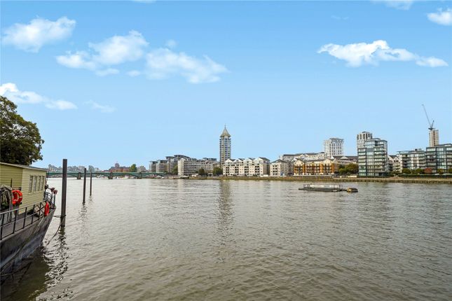 Apartment C1 Montevetro, 100, Battersea Church Road, London photo 4