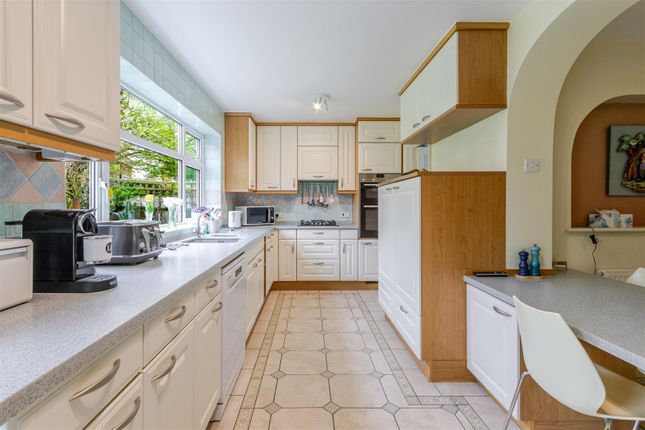 6, Ashcroft, Pinner photo 4