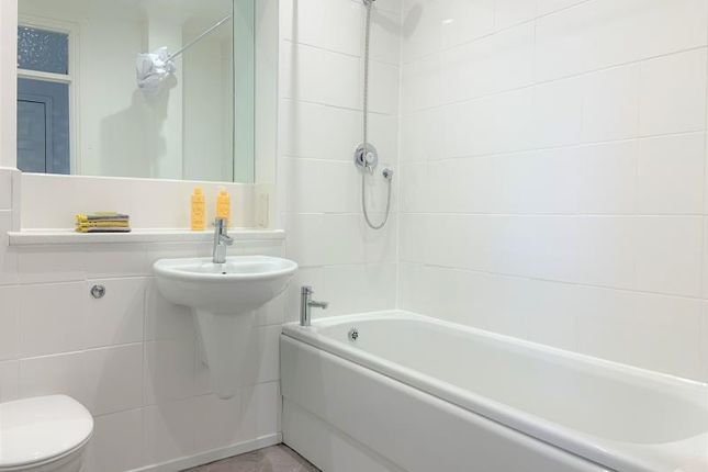 Flat 11, Dorcas Court, Camberley photo 4