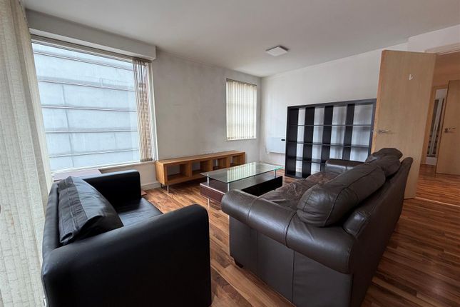 Apt 23, The Quadrangle, Manchester photo 3