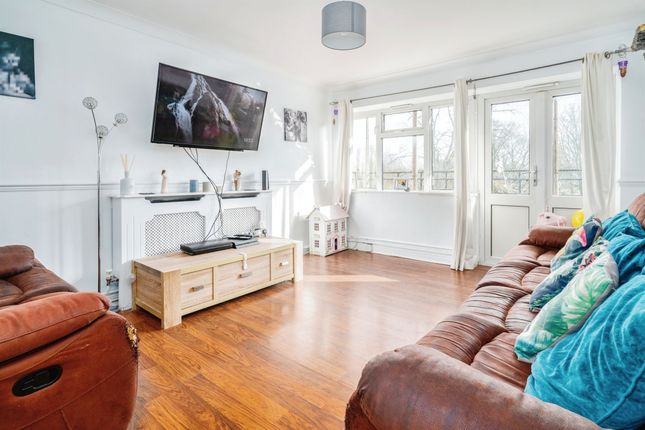 Flat for sale in Tanys Dell, Harlow