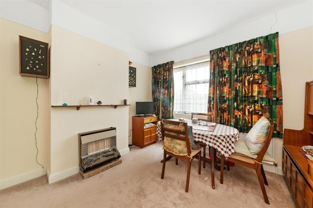 Keston Avenue, Coulsdon photo 4