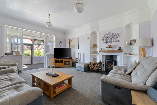 182 Hawthorn Road, Bognor Regis photo 2