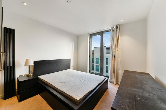 Flat to rent in Lessing Building, West Hampstead Square, London