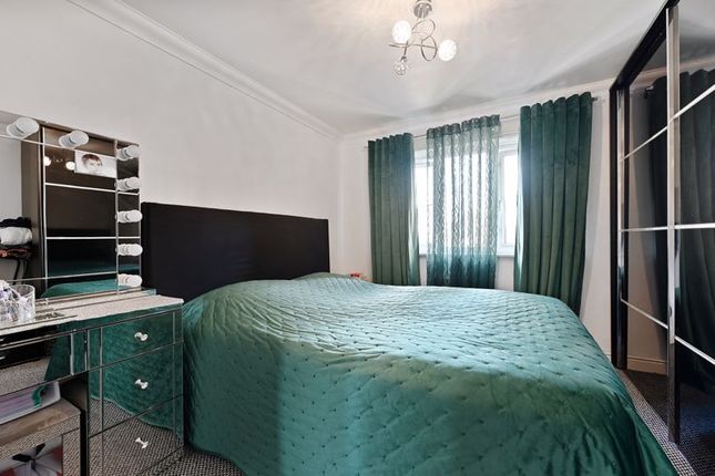 Flat 12, Fentiman Way, Harrow photo 4
