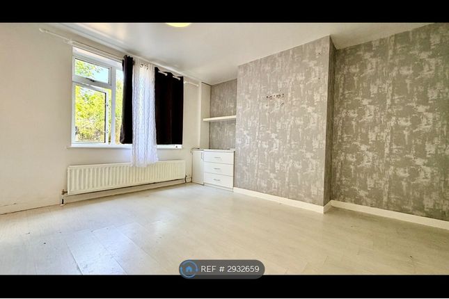 Josephine Drive, Swinton, Manchester photo 4