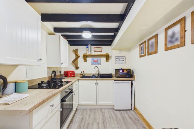 'Awd Tuts' Cottage, 2 New Way Ghaut, Whitby photo 2