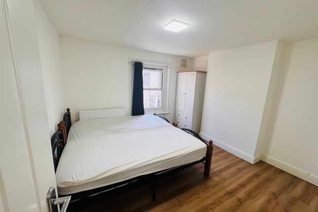23, Hamilton road, Southall photo 2