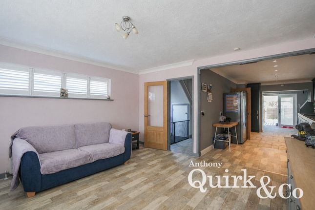 42a, Labworth Road, Canvey Island photo 3