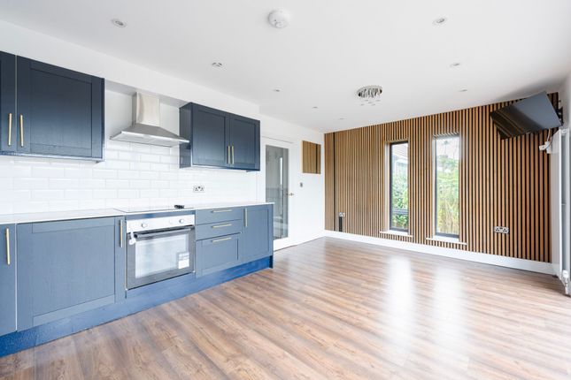 77 Oulton Road, Lowestoft photo 3