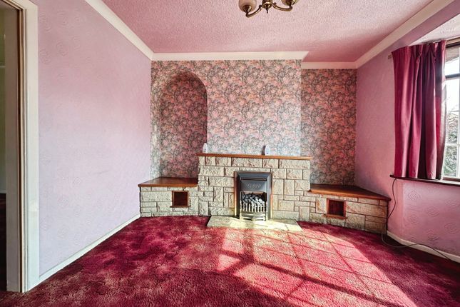 16, Florence Road, Bilbrook, Wolverhampton photo 3