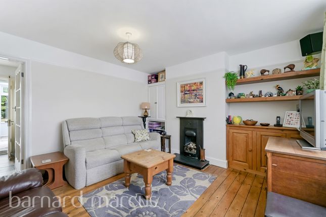 37, Cranleigh Road, Feltham photo 2