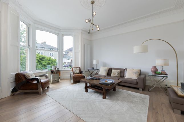 2 bed flat for sale in Thornton Hill, London SW19