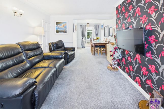 46, Settington Avenue, Chatham photo 4