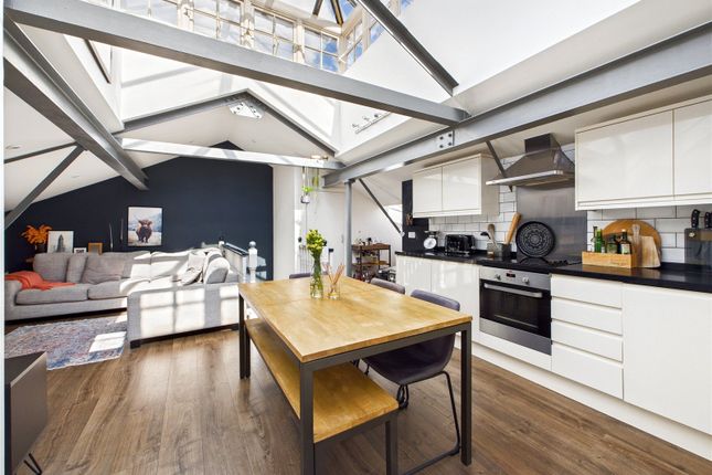 1 - Kitchen/Diner/Lounge