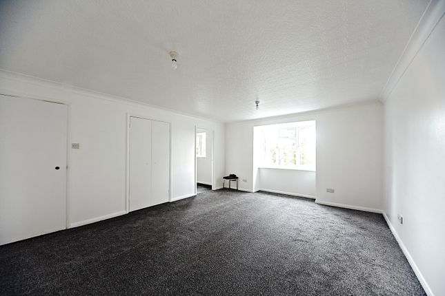 Studio for sale in Fairbairn Close, Purley