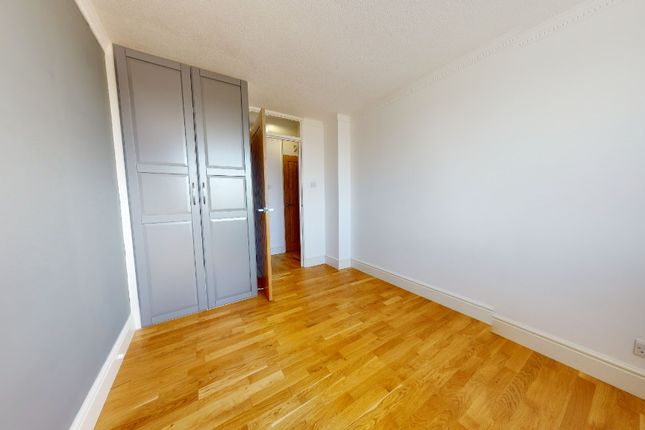 Flat to rent in Eaton Road, Hove