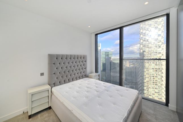 Flat for sale in Hampton Tower, South Quay Plaza, Canary Wharf