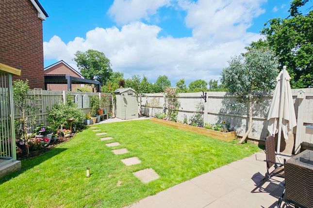12, Lark Gardens, Hereford photo 2