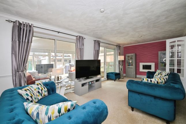 11, Winford Drive, Broxbourne photo 2