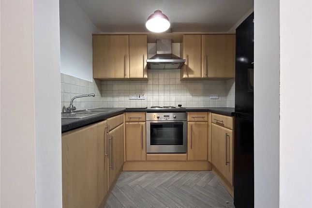 15, Lauren Close, Saddleworth photo 4