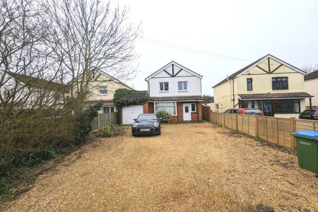 Thumbnail Detached house to rent in Segensworth Road, Fareham