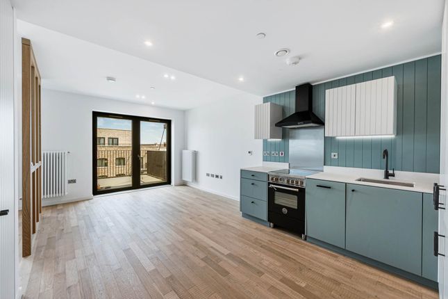 45 Calville House, Ronalds Way, Brentford photo 2