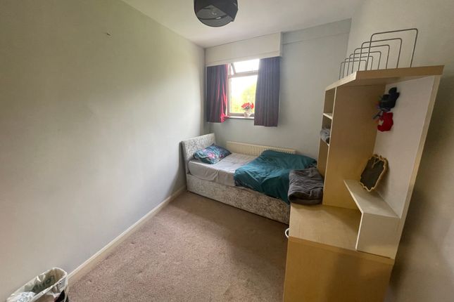 Room to rent in St. Philips Road, Sheffield