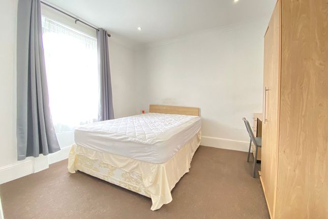 Shared accommodation to rent in Saunders Street, Gillingham