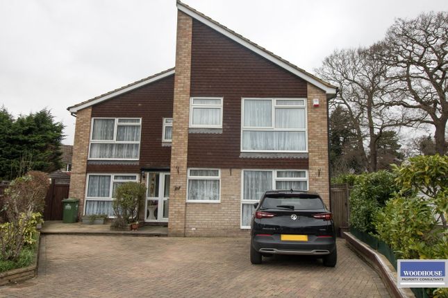 Thumbnail Detached house for sale in Greenbank, Cheshunt