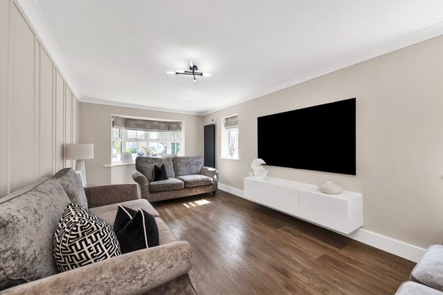 1 Quail Walk, Royston photo 4