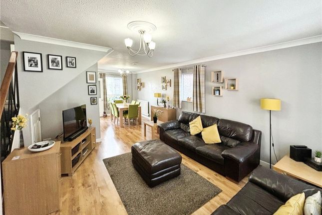 7, Cedar Close, Winchester photo 3