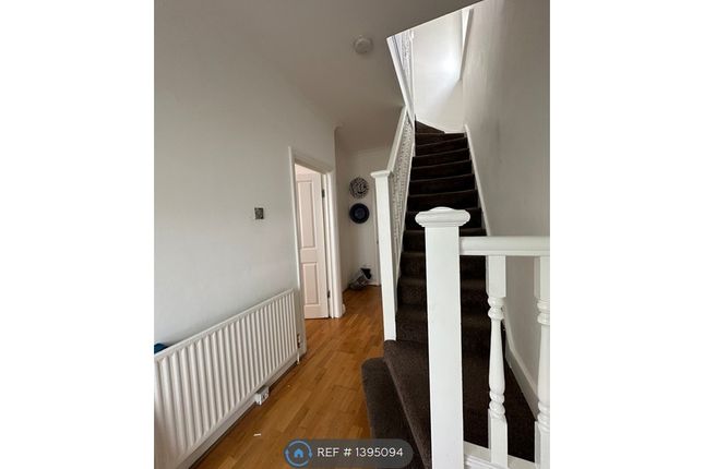 Greystone Gardens, Barkingside, Ilford photo 5