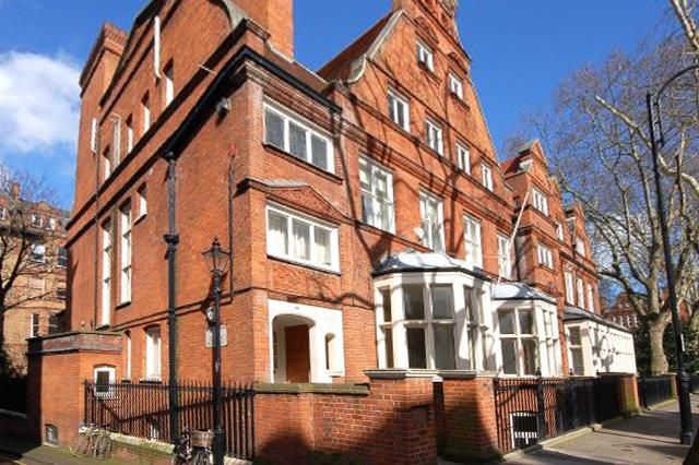 Thumbnail Flat to rent in Harrington Gardens, South Kensington