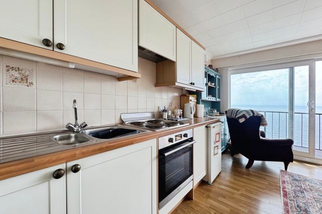 209 Redcliffe Apartments, Caswell Bay, West Glamorgan photo 3