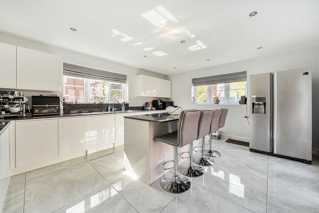 49 Sutherland Lane, Bedford photo 2