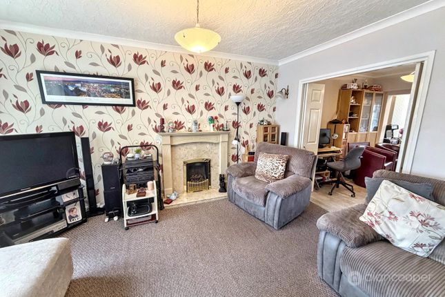 15, Wenlock Way, Nuneaton photo 4