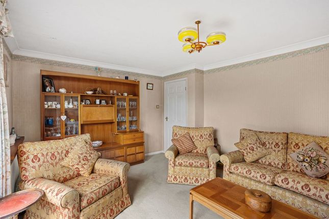 30, St. Peters Crescent, Malton photo 4