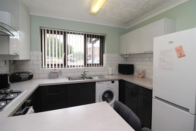 25, Priest Fields, Herne Bay photo 3