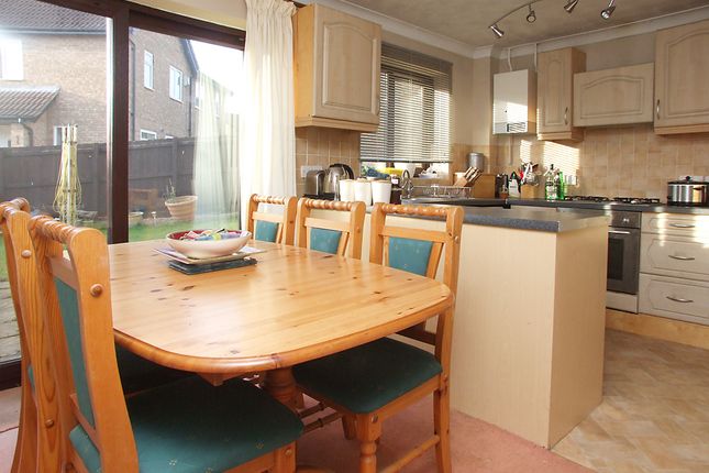 Chatsworth Drive, Wellingborough photo 4
