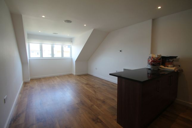 Flat 35, Arlington House, West Drayton photo 2