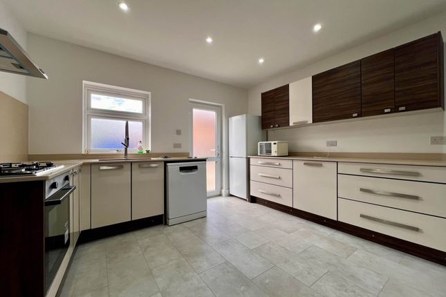 149, Lambourne Road, Chigwell photo 2