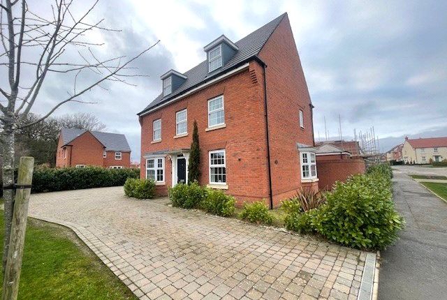 3, Cotcliffe Way, Middlesbrough photo 2
