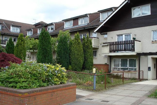 Thumbnail Flat to rent in York House, Reading