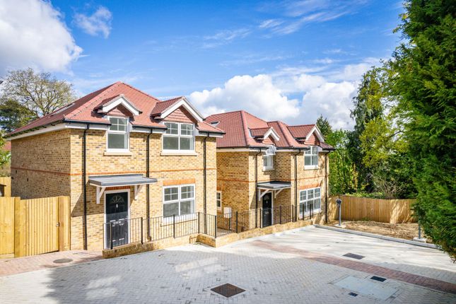 Thumbnail Detached house for sale in Shady Close, Kenley