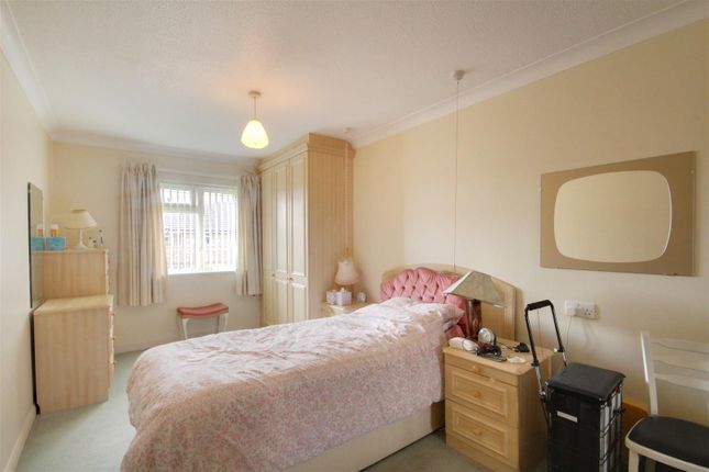 Flat for sale in Park Road, Worthing