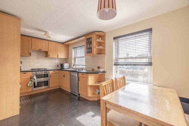 82, High Street, Iver photo 3