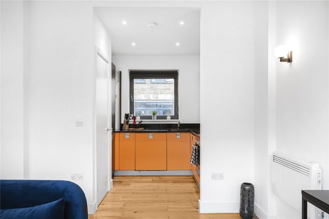 Flat for sale in Coleman Fields, Islington, London