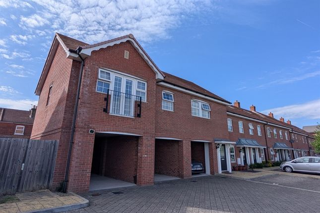 Flat to rent in Ashton Gardens