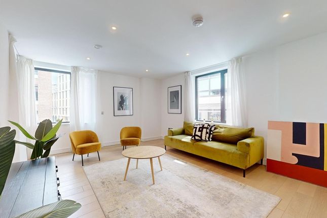 Thumbnail Flat to rent in Cremer Street, London